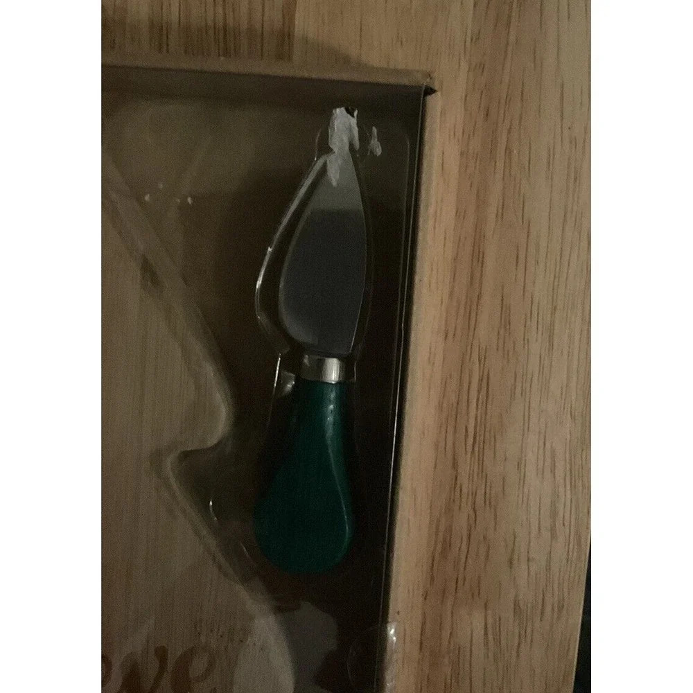Season's Cheer Cheeseboard‎ With Bonus Spreader Knife, Believe On Tree